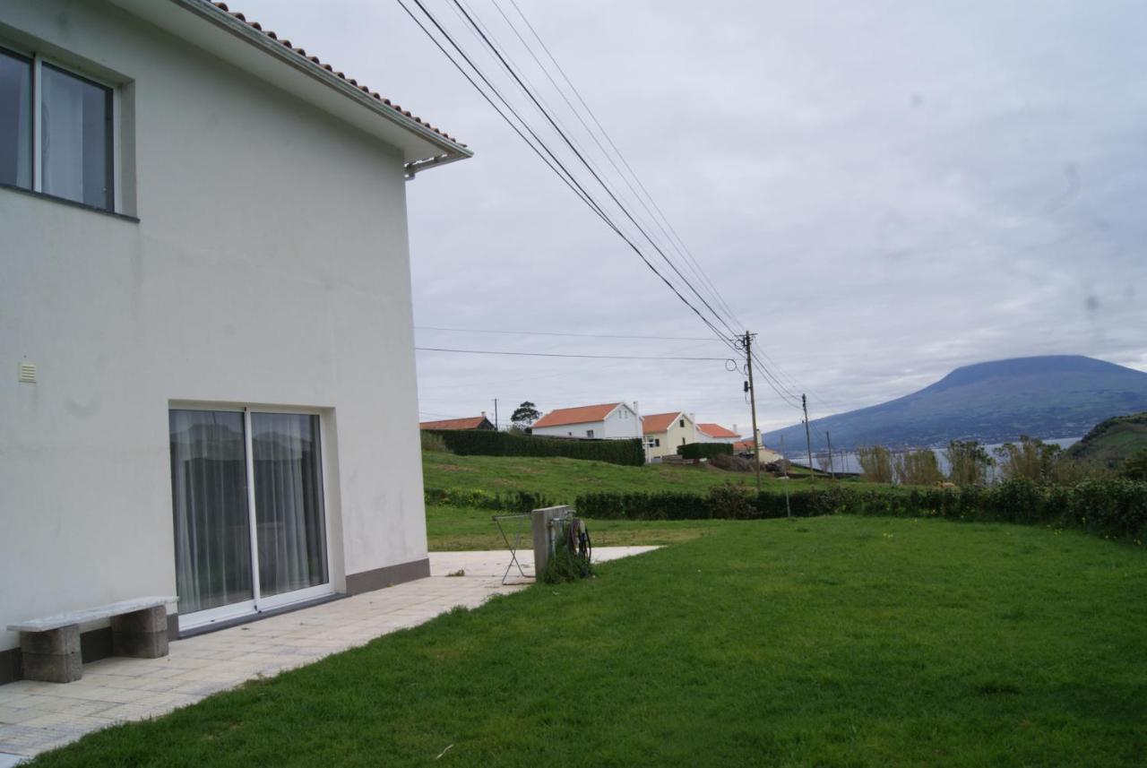 Apartamentos Praia Do Almoxarife Horta  Eksteriør billede
